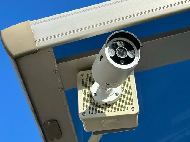 住宅、店舗などの防犯カメラ設置、（有線、無線）隠ぺい工事！サービスの画像