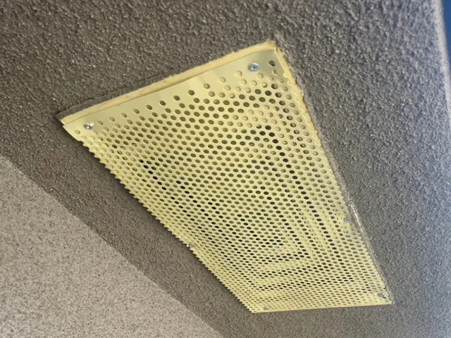 ＜大手経験の確かな技術＞天井にシミやカサカサと音がする場合はすぐご連絡ください！サービスの画像