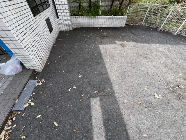 【細部まで心を込めて綺麗にします！】落ち葉の清掃、回収はお任せください！サービスの画像