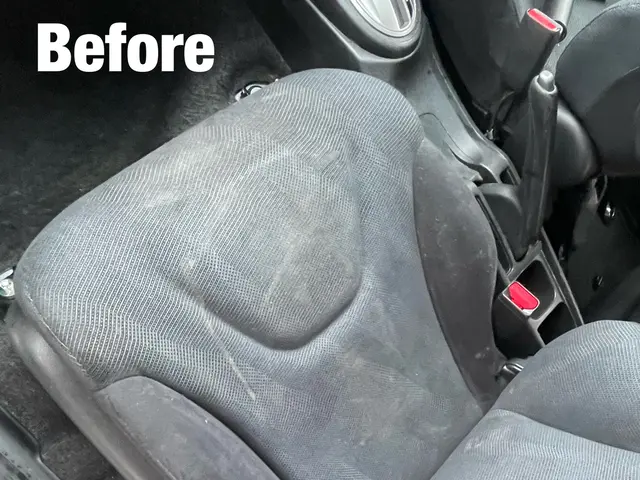 口コミ高評価★車内クリーニング｜ニオイ・汚れ・シミを専用機材で除去します！サービスの画像