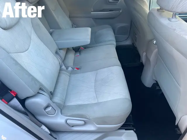 口コミ高評価★車内クリーニング｜ニオイ・汚れ・シミを専用機材で除去します！サービスの画像