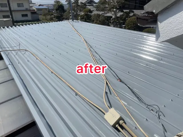 地球沸騰化時代！アツアツ鉄板屋根には断熱塗料で快適空間へサービスの画像