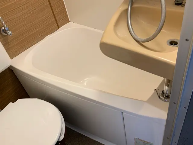 お風呂よみがえり塗装 取り替えではなく塗り替えのご提案/新品の様に再生可能！サービスの画像