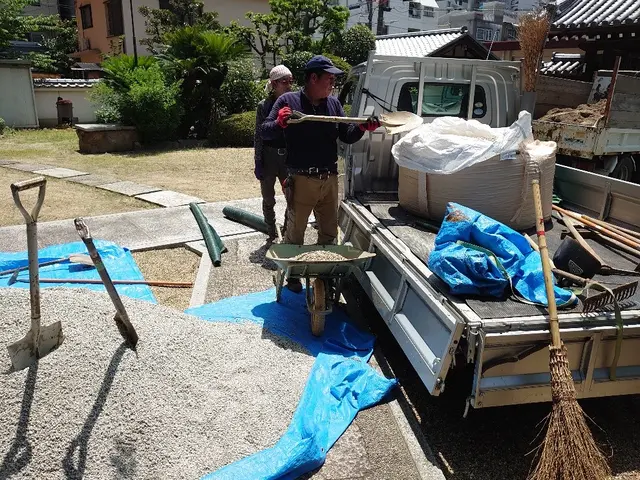 業歴30年以上砂利敷の事ならお任せ下さい!あらゆる砂利用意できます防犯対策にも!サービスの画像