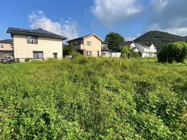 お庭をスッキリ快適に！プロが行う草刈り・芝刈りサービスサービスの画像