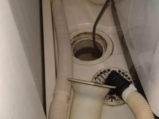 保険で安心！エンジン式高圧洗浄機による配水管洗浄を実施します！サービスの画像