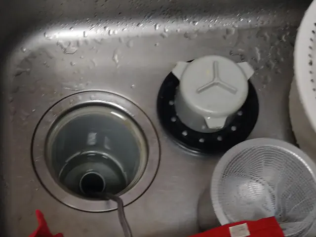 保険で安心！エンジン式高圧洗浄機による配水管洗浄を実施します！サービスの画像