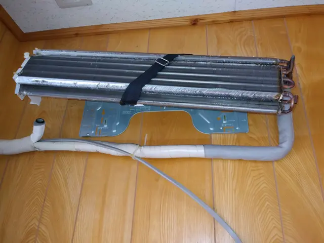 【室外機簡易洗浄込】徹底分解(写真参照)のため一日2台までの対応になります。サービスの画像