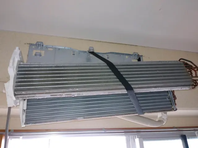 【室外機簡易洗浄込】徹底分解(写真参照)のため一日2台までの対応になります。サービスの画像