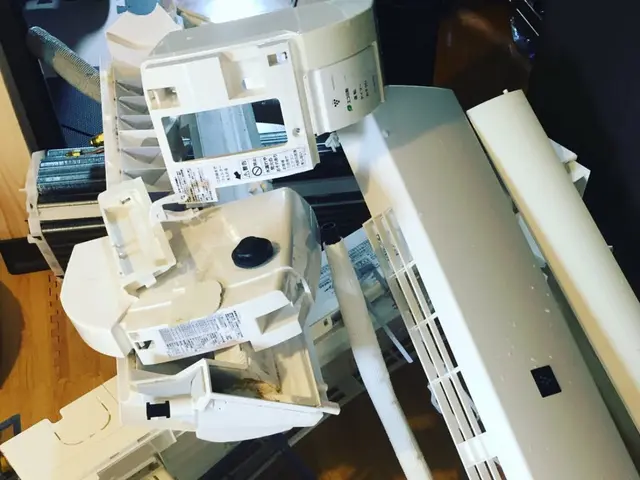 圧力2倍！奥までピカピカ、業界歴10年のエアコンクリーニングサービスの画像