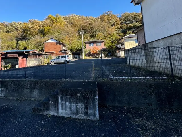 行政施設や企業敷地内の除草、剪定実績多数あり！サービスの画像