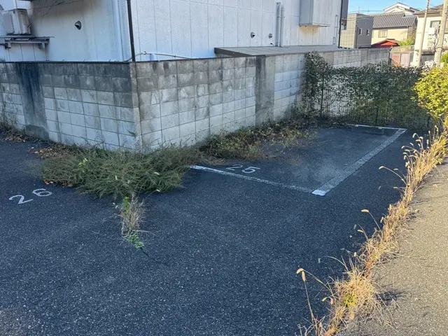 行政施設や企業敷地内の除草、剪定実績多数あり！サービスの画像