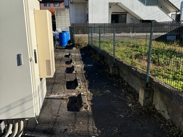 行政施設や企業敷地内の除草、剪定実績多数あり！サービスの画像