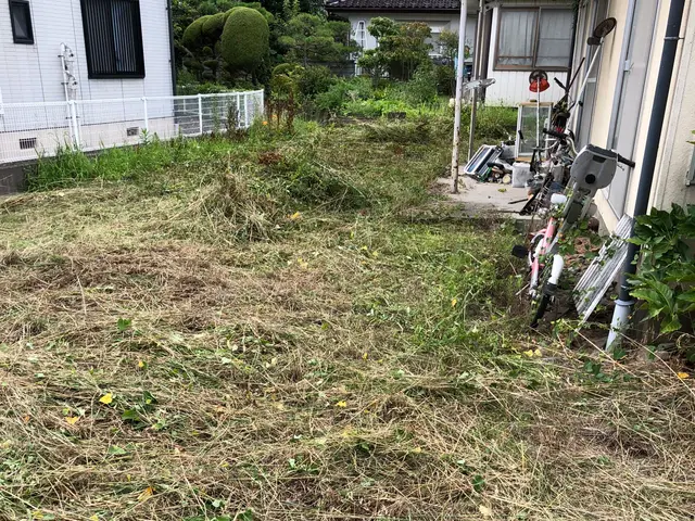 ◎草刈り【土日祝対応】雑草でお困りの方はお気軽にご相談ください。素早く作業！サービスの画像