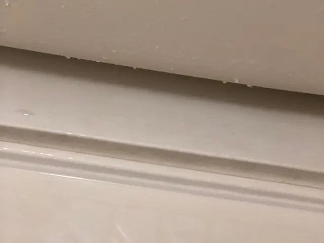 お風呂のお掃除お任せ下さい！鏡・窓もクリーニングに含みます！サービスの画像