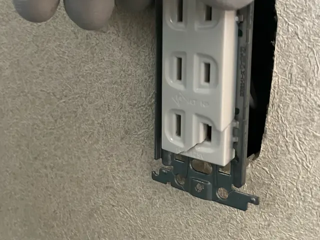 スイッチ、コンセントの交換 分電盤等の交換も承ります。サービスの画像