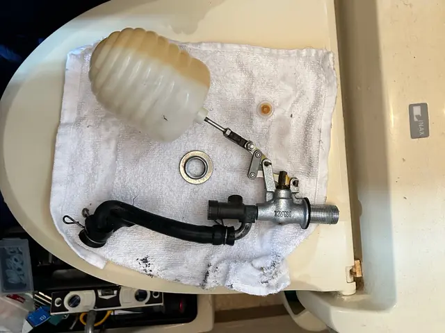 トイレの水量、水圧調整！トイレの修理はお任せください！サービスの画像