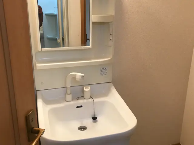 カビ、石鹸カスで汚れた洗面所もピカピカに！女性スタッフ同行可能◎サービスの画像