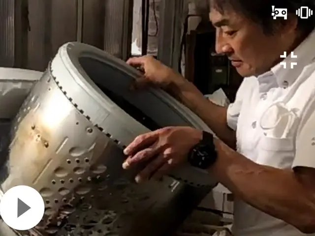 縦型洗濯機分解洗浄！黒カビ、洗剤カス除去サービスの画像