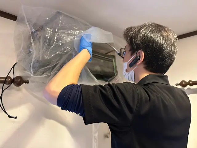 エアコン分解クリーニングサービスの画像