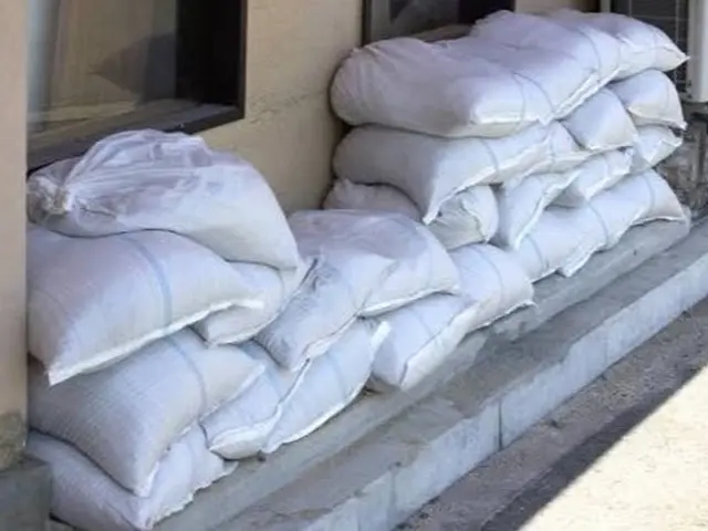 【三重県発】土嚢積み 大雨 台風 氾濫  等の浸水 水害対策に！サービスの画像