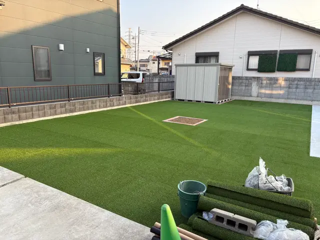 人工芝施工ならお任せ下さい！当日仕上げ！アフターフォローも万全◎サービスの画像