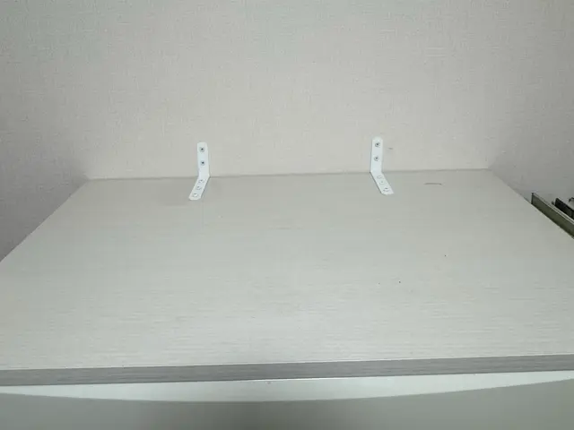 倒れてからでは遅いです！地震に備え家具転倒防止であなたの大切をお守りいたします。サービスの画像