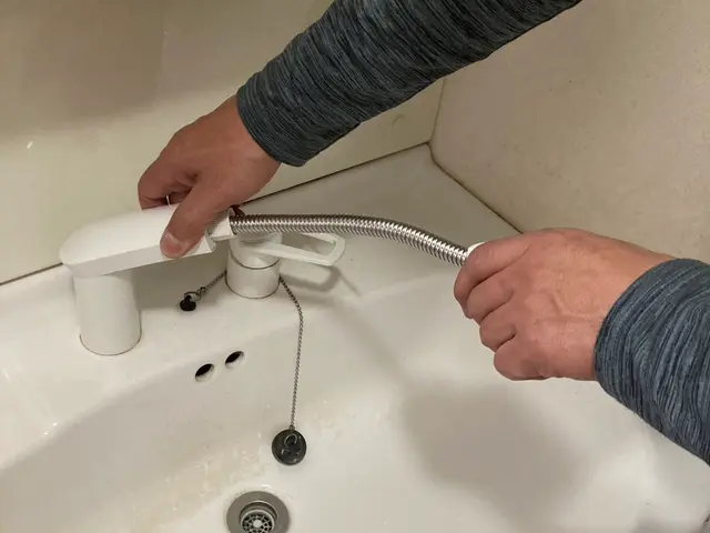 《洗面所の水栓蛇口交換》はお任せ下さい！　経験と知識をいかして迅速に対応致しますサービスの画像