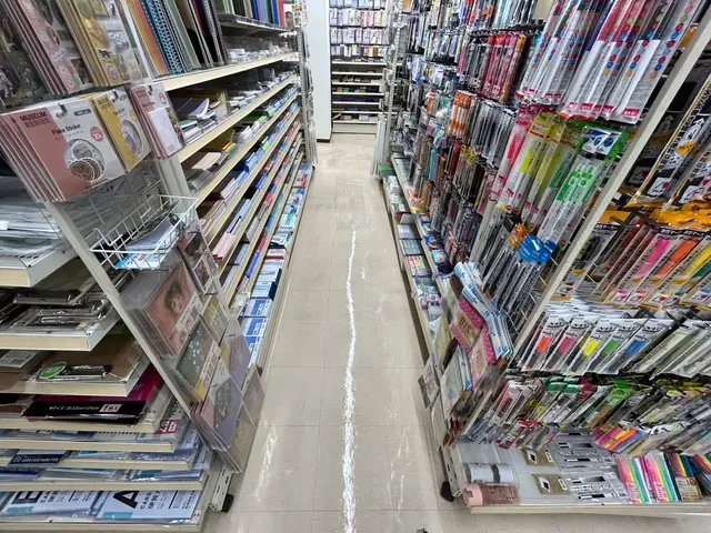 床の黒ずみなど、18年の実績が誇るプロのフロアクリーニングで輝きを取り戻す！サービスの画像