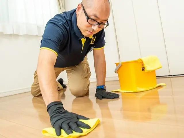 フロアクリーニング　床洗浄＋ワックス仕上げサービスの画像