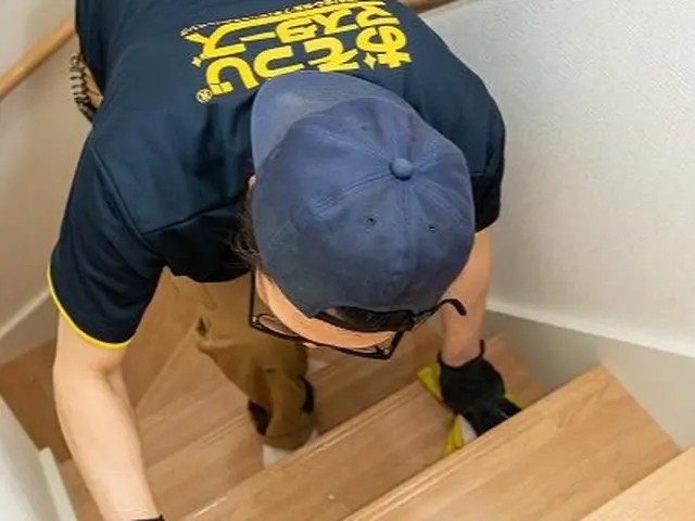 フロアクリーニング　床洗浄＋ワックス仕上げサービスの画像