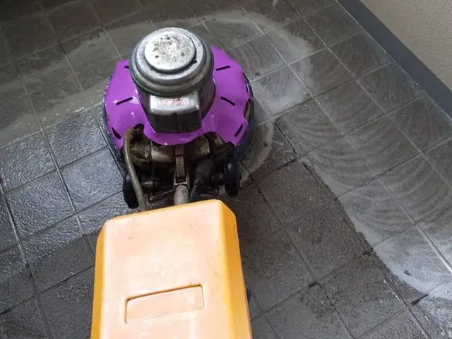 フロアクリーニング　床洗浄＋ワックス仕上げサービスの画像