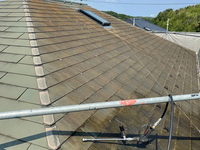 【茅ヶ崎発】屋根塗装　30年以上の実績がある一流の職人による施工サービスの画像