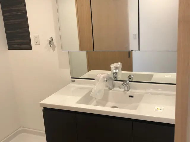 【処分費込】壁紙、床の張り替えもお任せください！サービスの画像