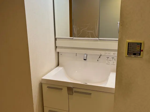 【処分費込】壁紙、床の張り替えもお任せください！サービスの画像