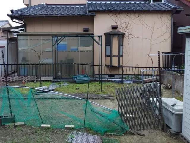 毎年伸びる雑草をシャットアウト！悩みの草むしり解消！サービスの画像