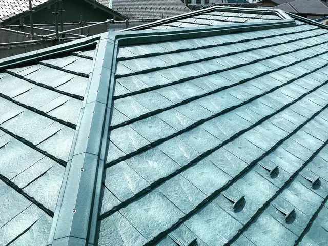 全日本瓦工事業連盟加盟店！大手からも依頼される信頼の技術と完全自社施工対応。サービスの画像