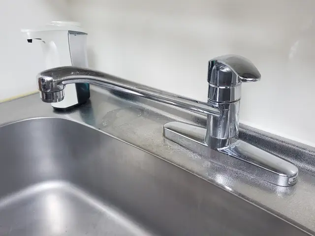 無料駐車場をご用意で300円値引き！　大手作業歴15年　損保加入　P当社負担サービスの画像