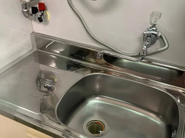 諦めていた水垢、油汚れお任せ下さい！大人気水回り4点セット☆サービスの画像