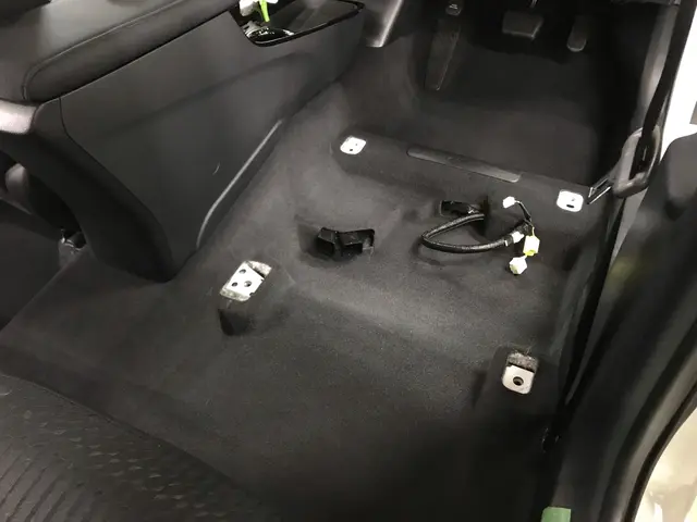 【車内清掃】女性スタッフ同行作業OK◎　経験豊富な自社スタッフが伺います！サービスの画像