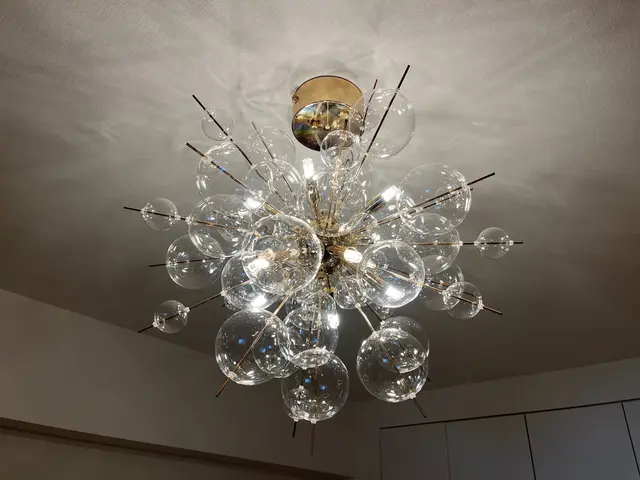 高所の電球交換&高所の照明器具設置!!丁寧かつスピーディーに!!サービスの画像