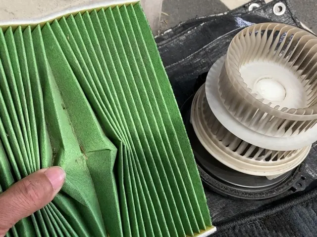 毎年年間700台以上施工実績！　クルマ好きが行うカーエアコンクリーニングです！サービスの画像