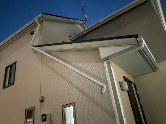 【火災保険対応】現地調査無料で承ります！雨樋掃除・修理サービス！サービスの画像