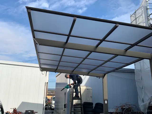 月間50件以上の施工実績！2名以上の対応でスピーディーで丁寧な施工を実現サービスの画像