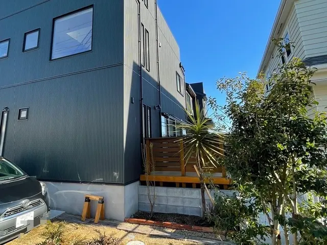 植木の植えつけ　移植　植栽工事サービスの画像