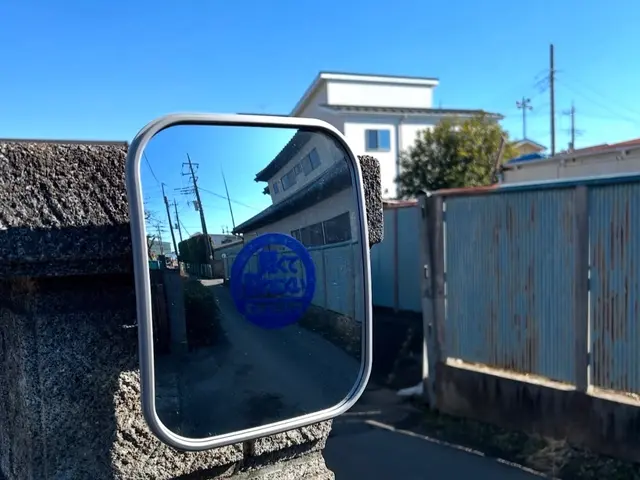 ガレージミラー取り付け・交換いたします。サービスの画像