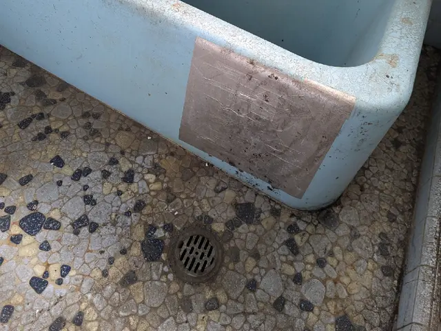 ヒートショック予防にも！浴室床シート貼り付け工事サービスの画像