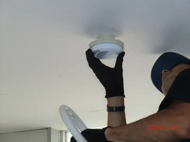 蛍光灯からLEDへ交換 / 照明器具ごと交換サービスの画像