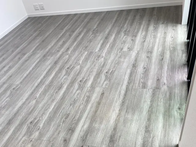 フローリングコーティング【年中無休】損害保険加入済みで安心◎対応地域外も相談OKサービスの画像