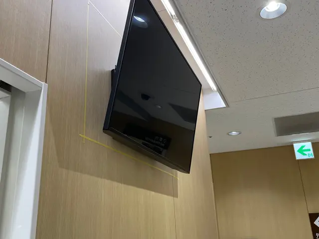 【TV壁掛け工事】２名体制で熊本密着！すべて１社対応及び保険も加入で安心サービスの画像